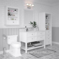 Mueble alto en el mueble de baño con tocador